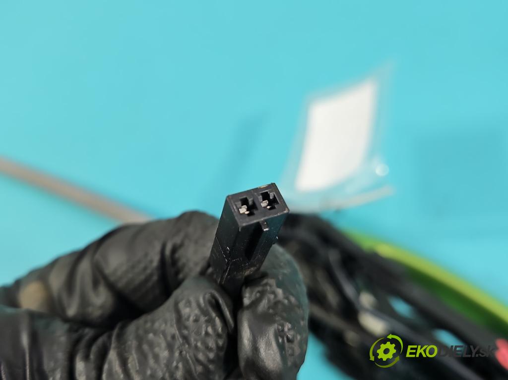 Vw Scirocco II 2008-2017 1.4 TSI 122 HP manual 90 kW 1390 cm3 3- rukoväť predné ľavé mimo: 1K8837885F (Kľučka dverí vonkajšia predná ľavá)