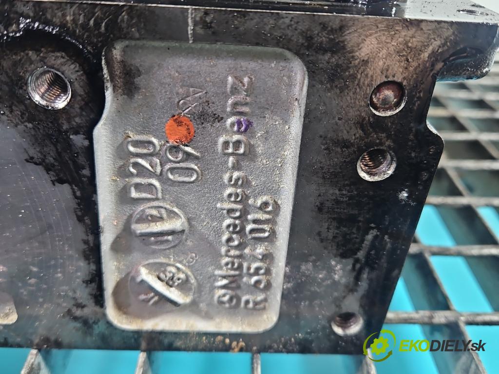 Mercedes E W213 2016-2023 2.0 CDI 194KM: automatic 143 kW 1950 cm3 4- Hlava: motora R654016