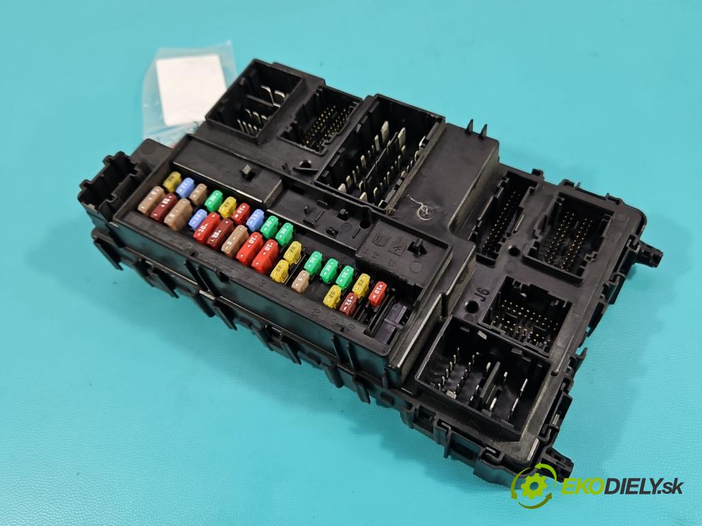 Ford Mondeo Mk5 2014-2022 2.0 16V 140 hp automatic 103 kW 1999 cm3 4- skříňka pojistková HU5T-15604-BFE (Pojistková skříňka)