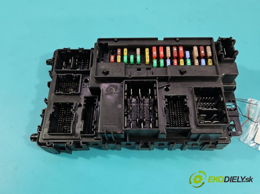 Ford Mondeo Mk5 2014-2022 2.0 16V 140 hp automatic 103 kW 1999 cm3 4- skříňka pojistková HU5T-15604-BFE (Pojistková skříňka)