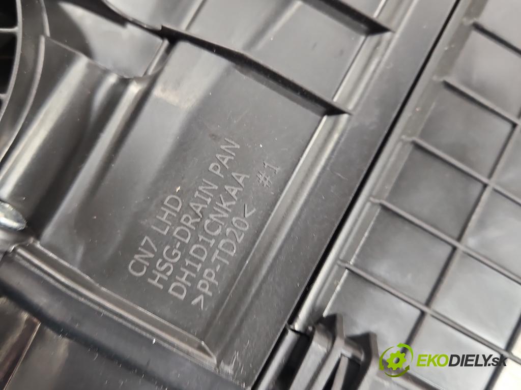 Hyundai Elantra VII 2020- 1.6 16V manual 90.2 kW 1598 cm3 4- radiator 97200-AA200 (Radiátor kúrenia)