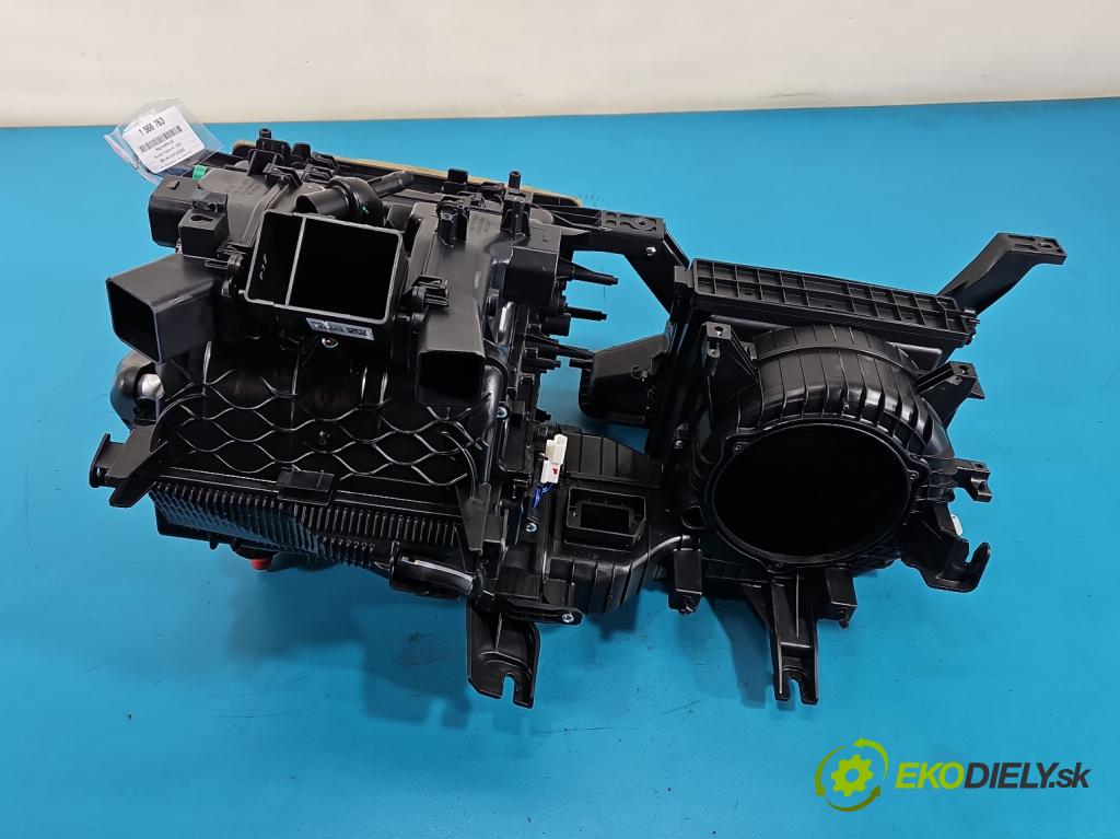 Hyundai Elantra VII 2020- 1.6 16V manual 90.2 kW 1598 cm3 4- radiator 97200-AA200 (Radiátor kúrenia)