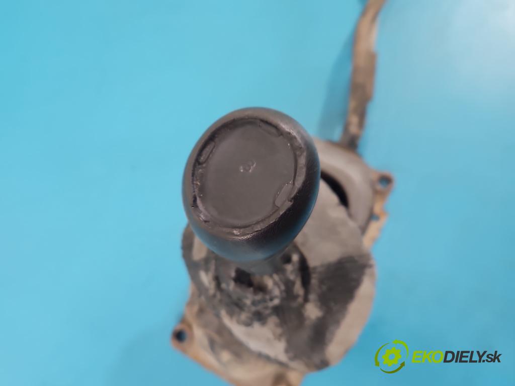 Vw Polo III 6N 1994-2001 1.0 8V 50KM manual 37 kW 999 cm3 5- kulisa změny stupňová 6N0711023-F (Řadicí páka (kulisa) )