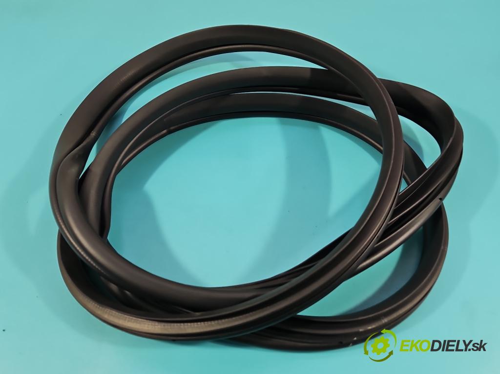 Hyundai Elantra VII 2020- 1.6 16V manual 90.2 kW 1598 cm3 4- Těsnění: dveře přední pravé 