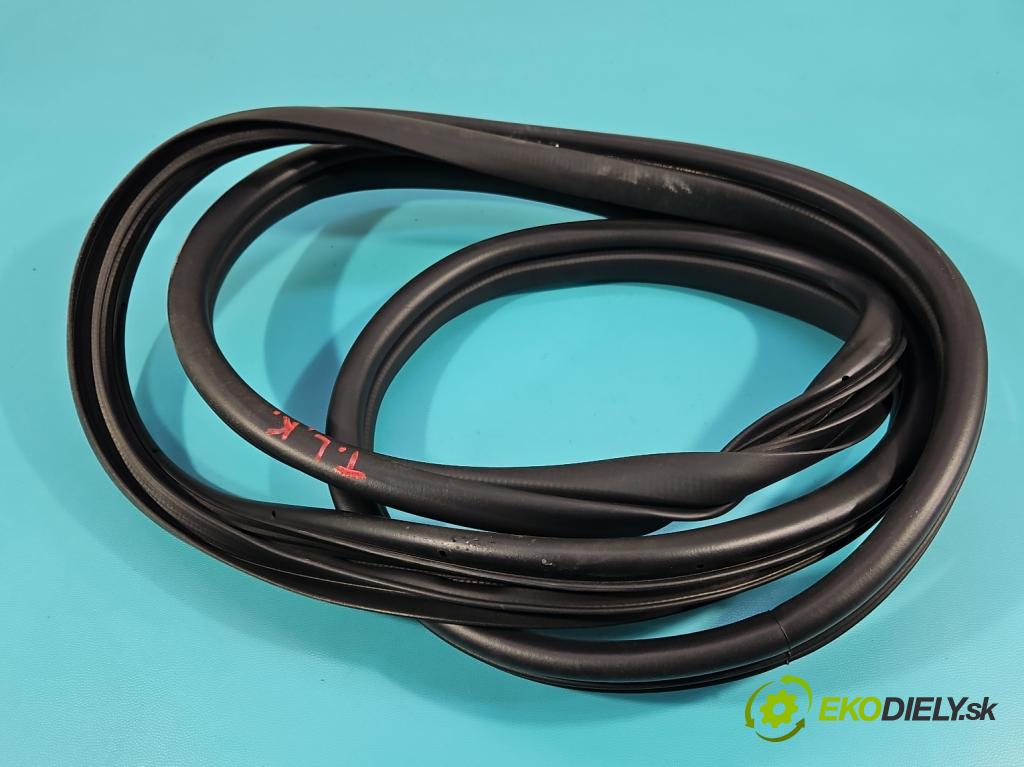 Hyundai Elantra VII 2020- 1.6 16V manual 90.2 kW 1598 cm3 4- Těsnění: dveře zadní levé  (Karoserie ostatní)