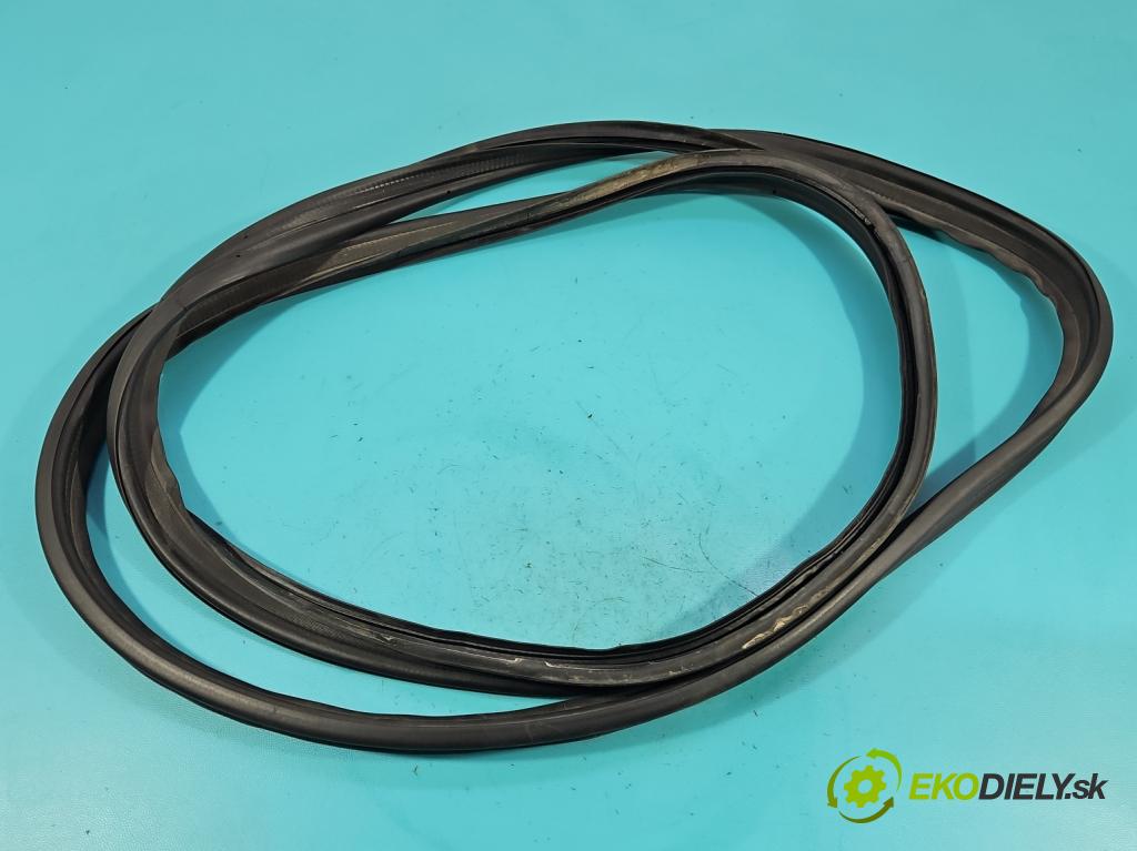 Hyundai Elantra VII 2020- 1.6 16V manual 90.2 kW 1598 cm3 4- Těsnění: kufrových dveří 