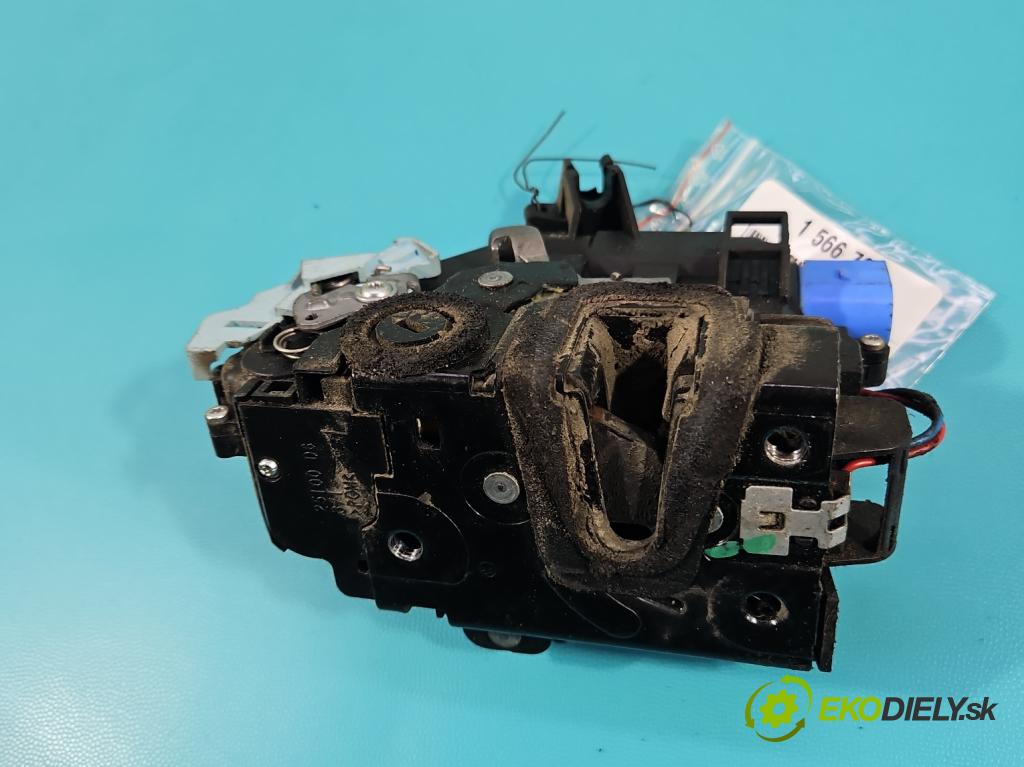 Skoda Roomster 1.4 16V 86 hp manual 63 kW 1390 cm3 5- zámek zadní levý 5J7839015B