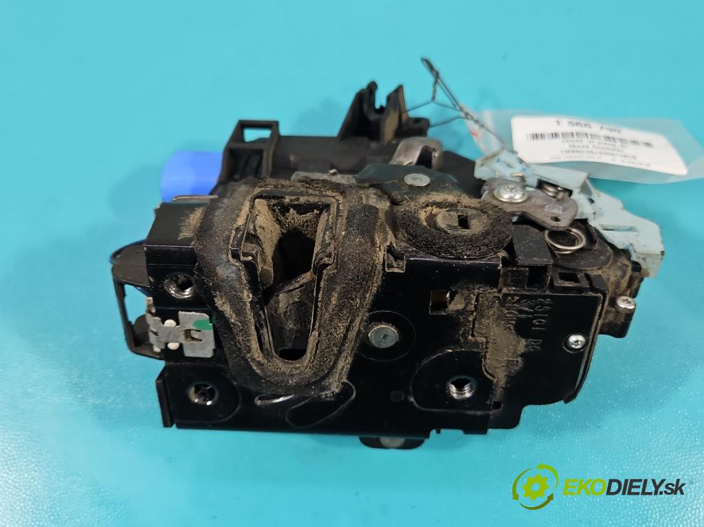 Skoda Roomster 1.4 16V 86 hp manual 63 kW 1390 cm3 5- zámek zadní pravý 5J7839016B
