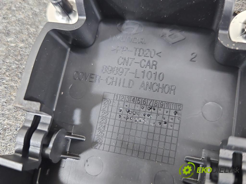 Hyundai Elantra VII 2020- 1.6 16V manual 90.2 kW 1598 cm3 4- zadná 89897-L1010 (Pláto kufra)