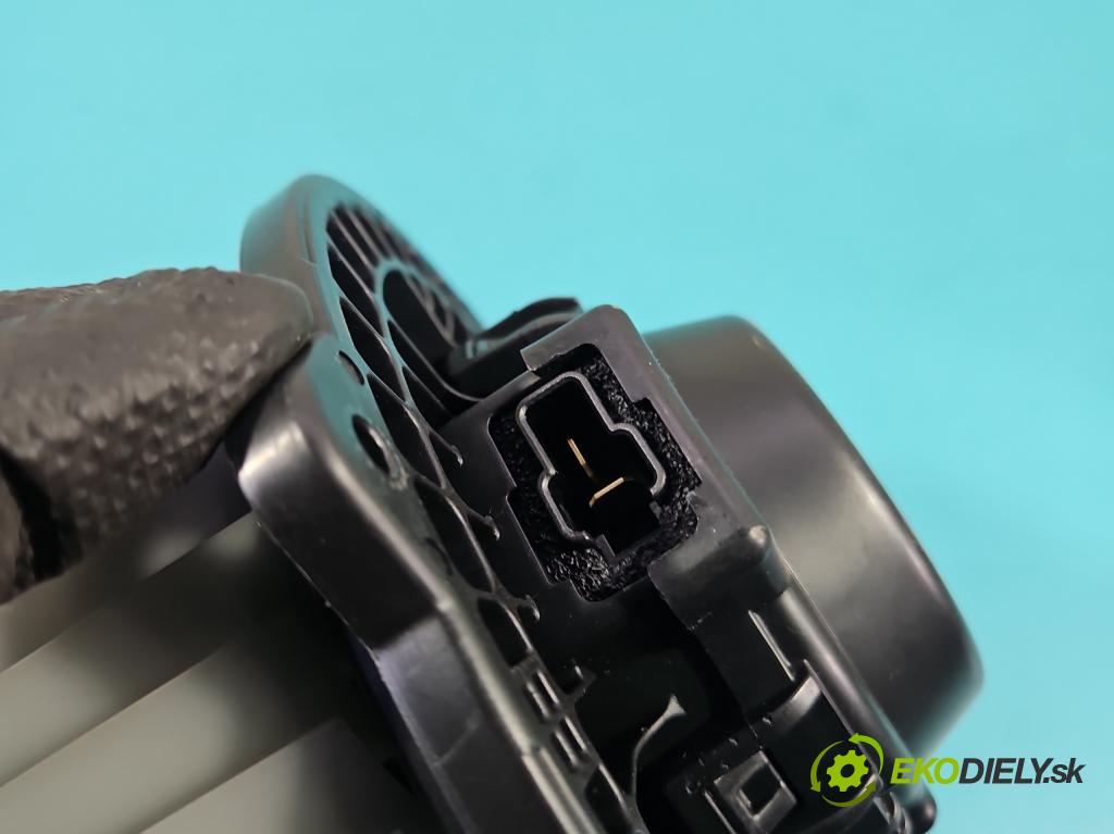 Hyundai Elantra VII 2020- 1.6 16V manual 90.2 kW 1598 cm3 4- ventilátor vzduchu CN7LHD1L