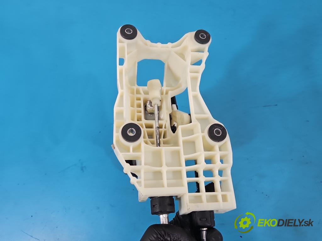 Hyundai Elantra VII 2020- 1.6 16V manual 90.2 kW 1598 cm3 4- kulisa změny stupňová 43700-AAXXX (Řadicí páka (kulisa) )