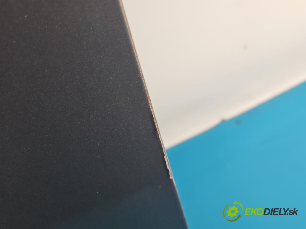 Fiat Punto Grande 1.3 jtd 90 HP manual 66 kW 1248 cm3 5- dvere predné ľavé  (Kľučka dverí ostatné)