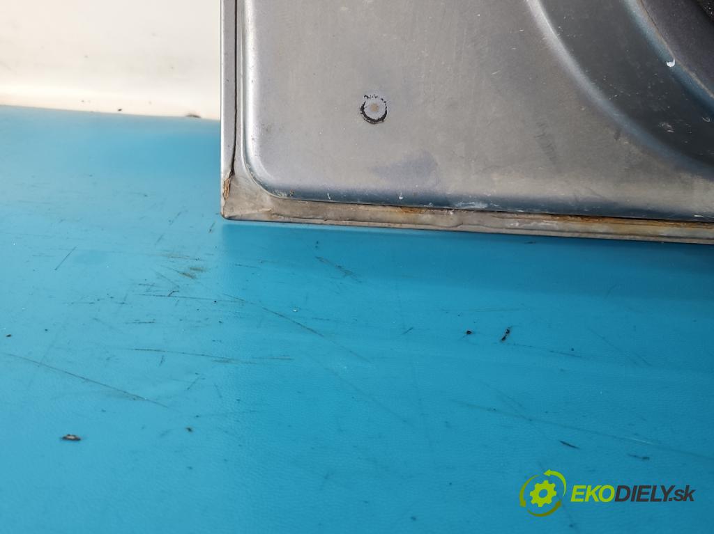 Fiat Punto Grande 1.3 jtd 90 HP manual 66 kW 1248 cm3 5- dvere predné ľavé  (Kľučka dverí ostatné)