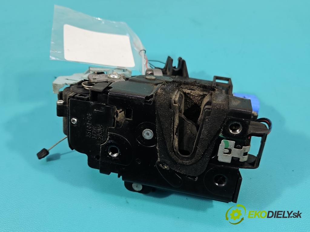 Skoda Roomster 1.4 16V 86 hp manual 63 kW 1390 cm3 5- zámek přední levý 5J1837015A