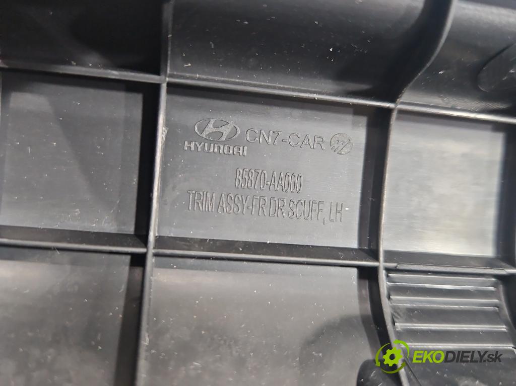 Hyundai Elantra VII 2020- 1.6 16V manual 90.2 kW 1598 cm3 4- kryt plast 85870-AA000
