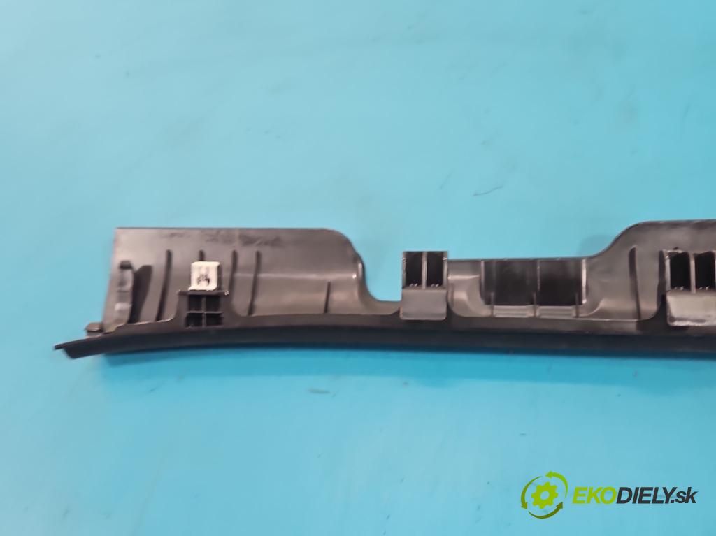 Hyundai Elantra VII 2020- 1.6 16V manual 90.2 kW 1598 cm3 4- kryt plast 85870-AA000