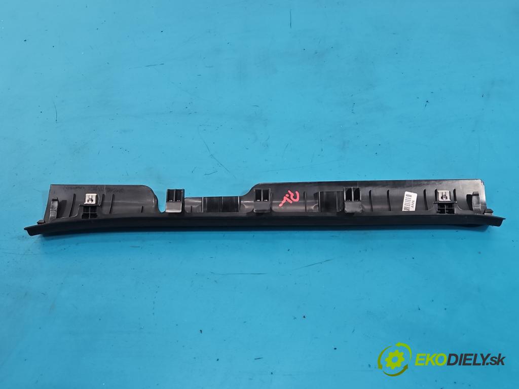 Hyundai Elantra VII 2020- 1.6 16V manual 90.2 kW 1598 cm3 4- kryt plast 85870-AA000