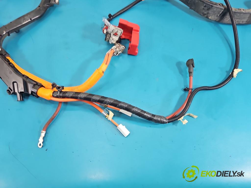 Ford Mondeo Mk5 2014-2022 2.0 16V 140 hp automatic 103 kW 1999 cm3 4- kontakt plusová HG98-14B322-AC