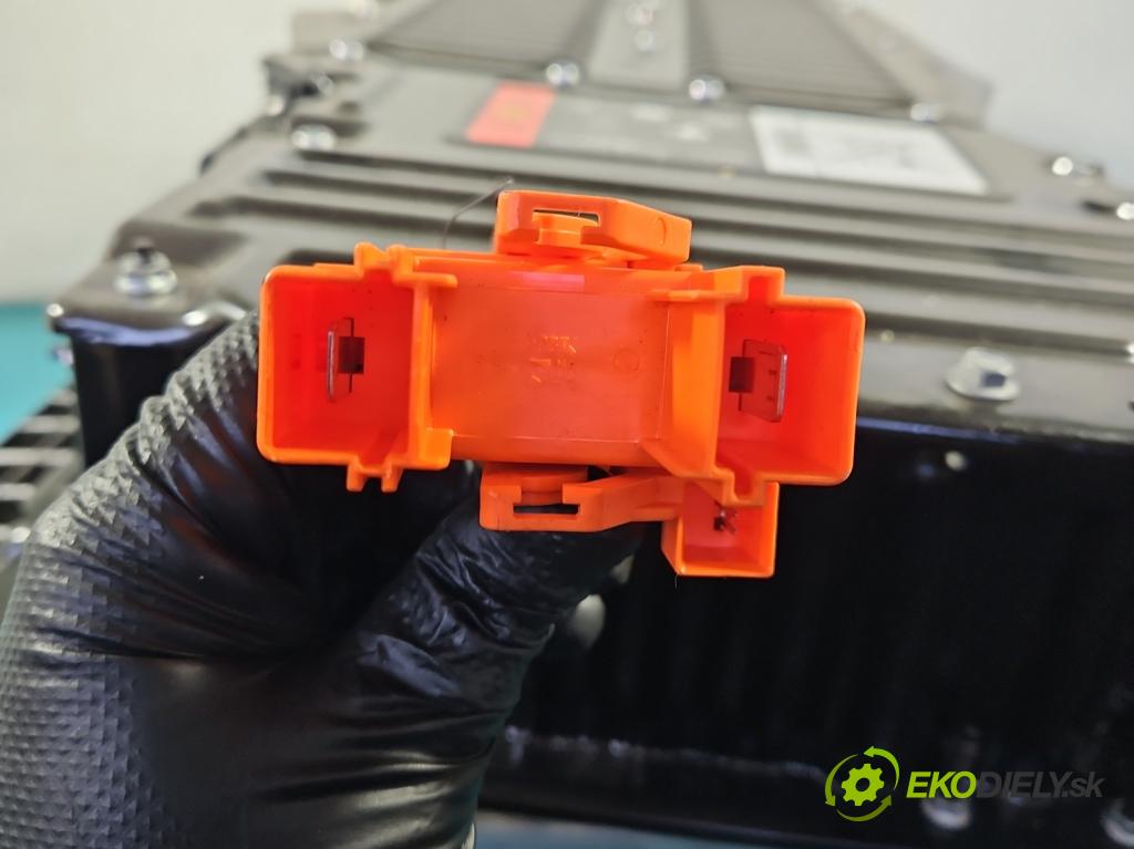 Ford Mondeo Mk5 2014-2022 2.0 16V 140 hp automatic 103 kW 1999 cm3 4- batéria HG9810B759CA