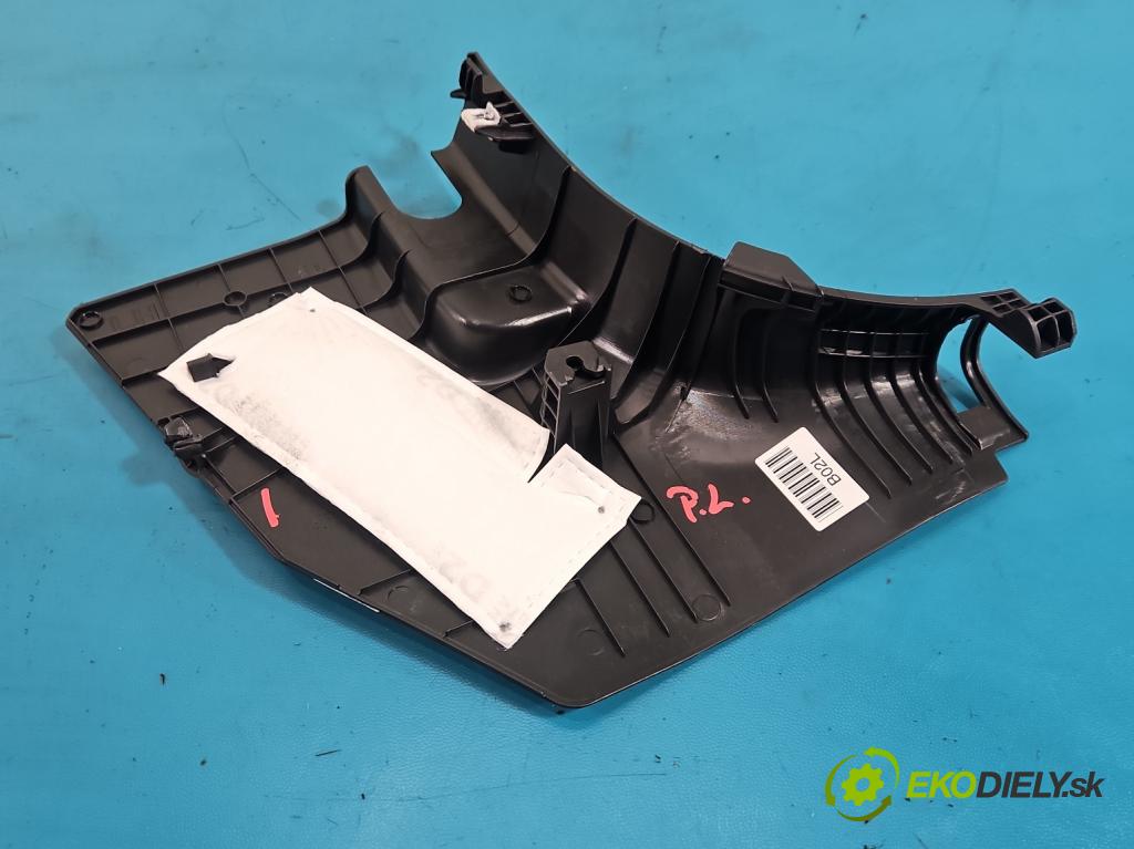 Hyundai Elantra VII 2020- 1.6 16V manual 90.2 kW 1598 cm3 4- kryt plast 85823-AA000