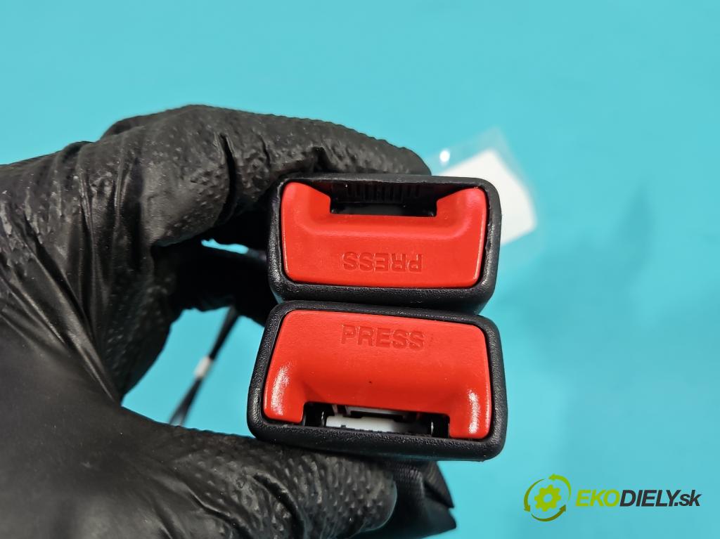 Hyundai Elantra VII 2020- 1.6 16V manual 90.2 kW 1598 cm3 4- pas bezpečnosť: zadné ľavý 898A0AA100NNB