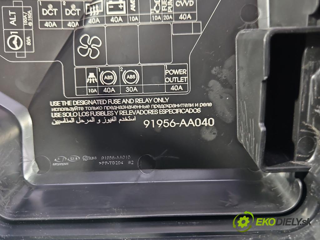 Hyundai Elantra VII 2020- 1.6 16V manual 90.2 kW 1598 cm3 4- skrinka poistka 2206130072 (Poistková skrinka)