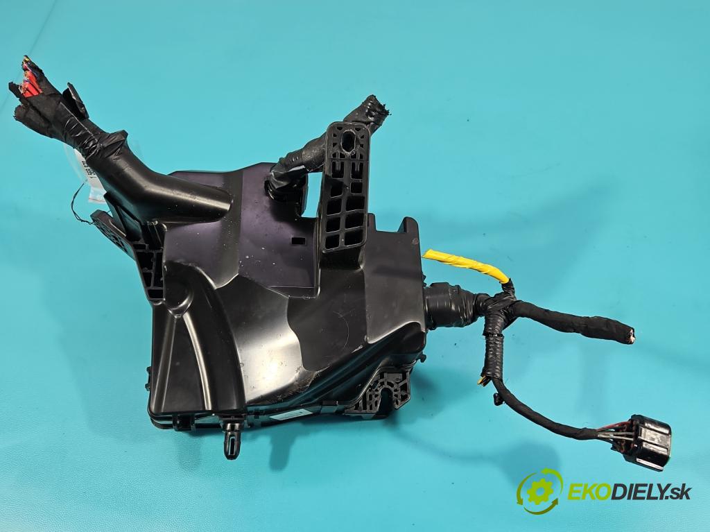 Hyundai Elantra VII 2020- 1.6 16V manual 90.2 kW 1598 cm3 4- skříňka pojistková 2206130072 (Pojistková skříňka)