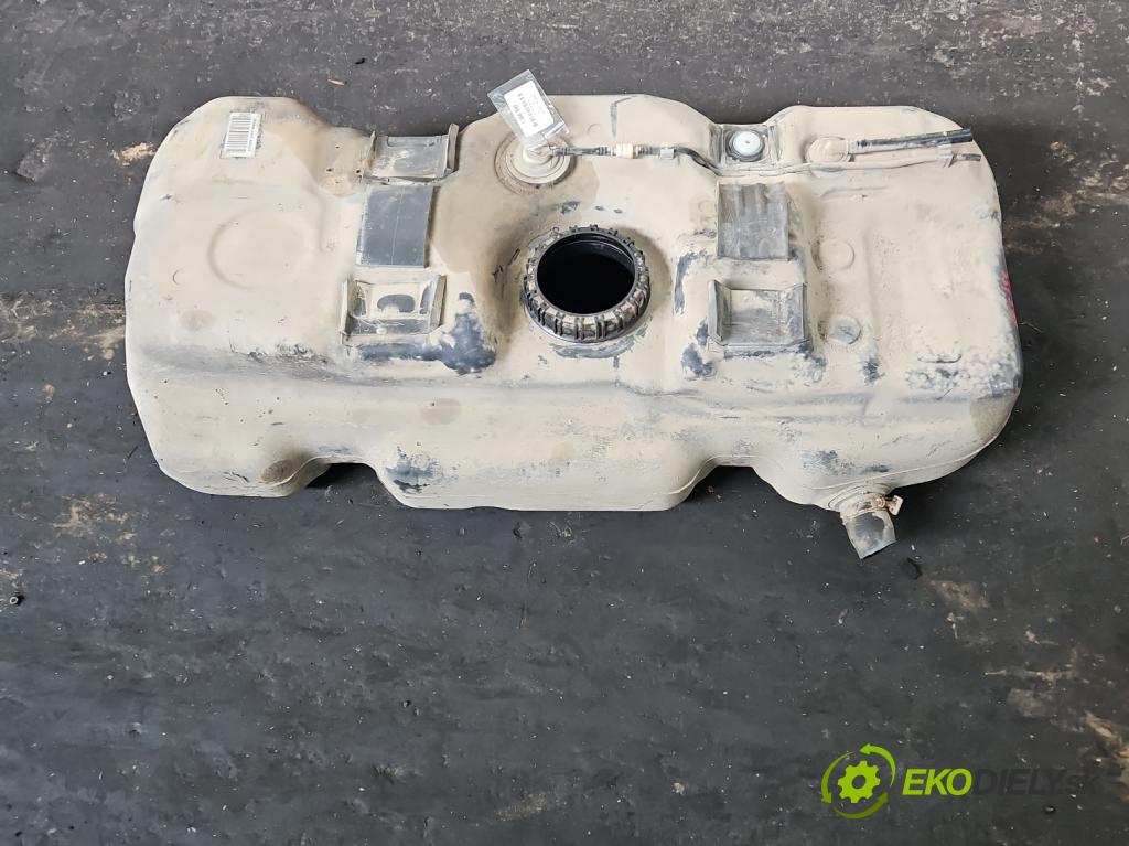 Hyundai H1 II 2007-2023 2.5 crdi 170 HP manual 125 kW 2497 cm3 5- Nádrž: palivo  (Palivová nádrž)