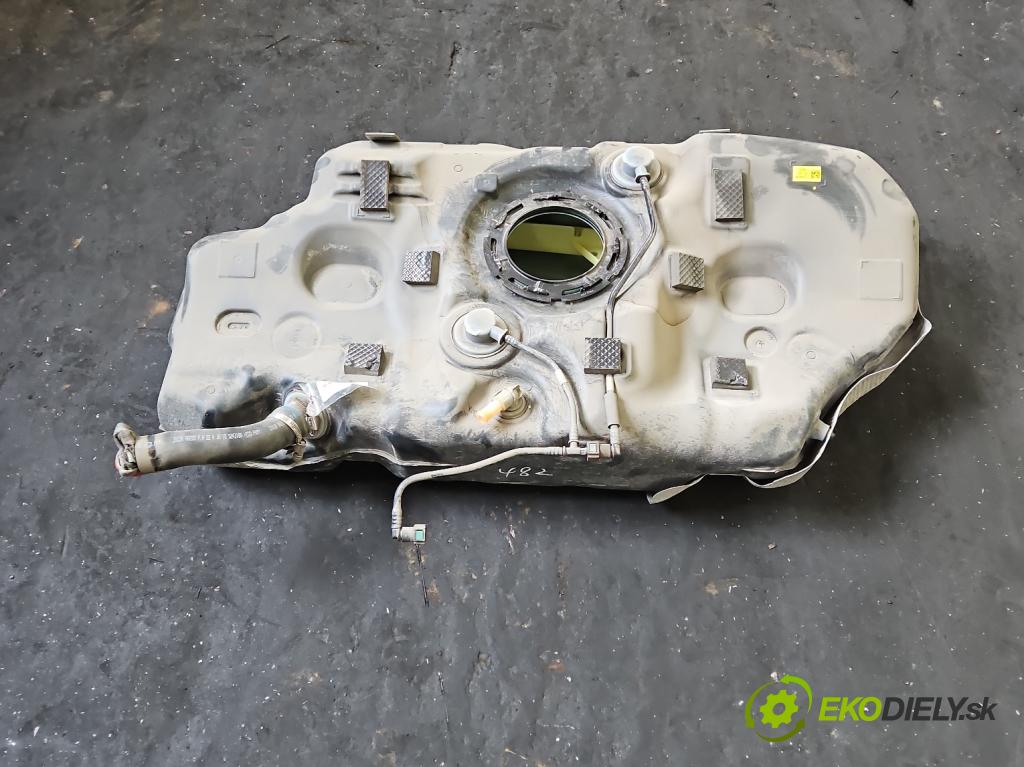 Hyundai Elantra VII 2020- 1.6 16V manual 90.2 kW 1598 cm3 4- Nádrž: paliva 31161AA000 (Palivová nádrž)