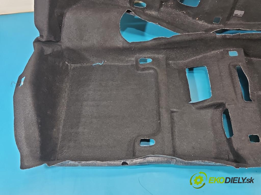 Hyundai Elantra VII 2020- 1.6 16V manual 90.2 kW 1598 cm3 4- koberec do auta ostatné