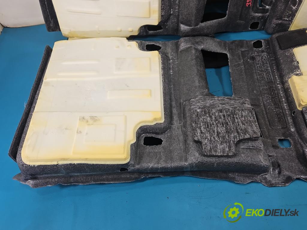 Hyundai Elantra VII 2020- 1.6 16V manual 90.2 kW 1598 cm3 4- koberec do auta ostatné