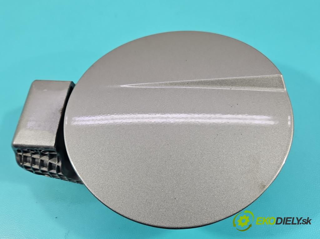 Hyundai Elantra VII 2020- 1.6 16V manual 90.2 kW 1598 cm3 4- Klapka nádrže palivo 69511-AA000 (Kľučka dverí ostatné)