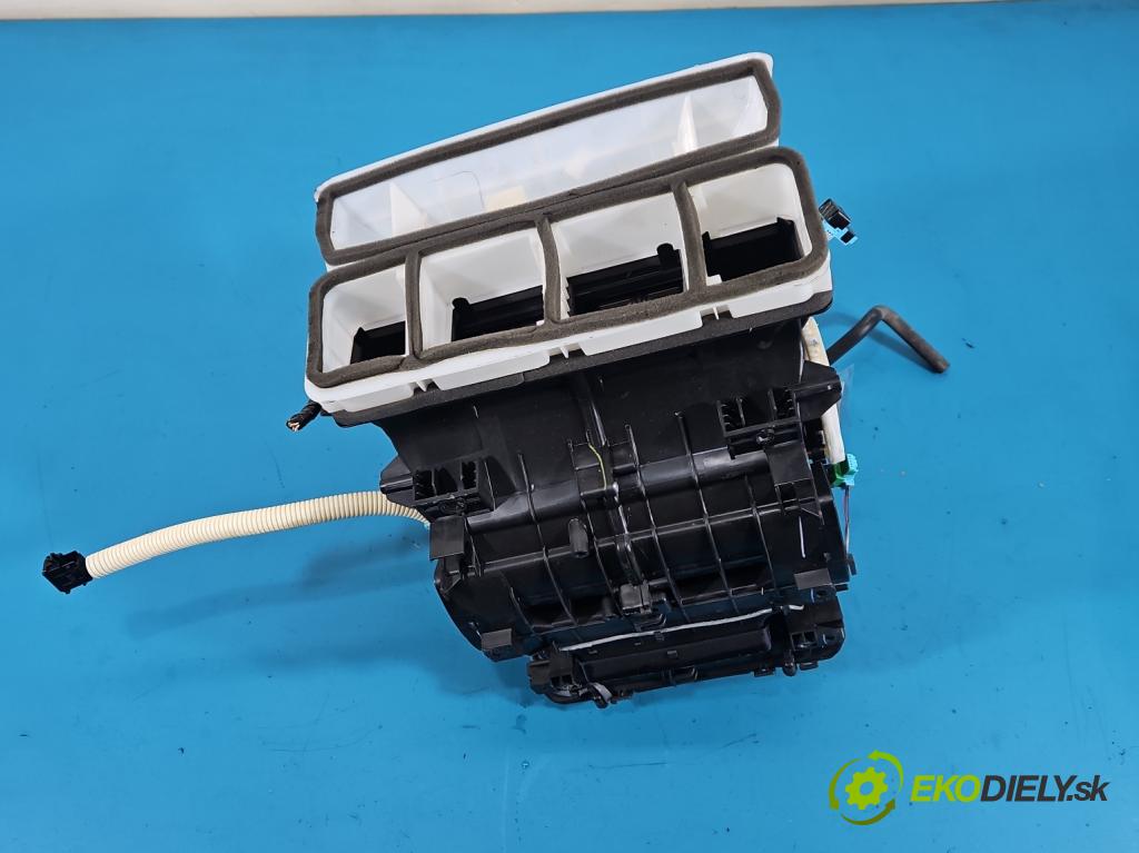 Toyota Corolla E16/E18  2013-2019 1.6 16V 132 hp manual 97 kW 1598 cm3 4- radiátor  (Radiátor topení)