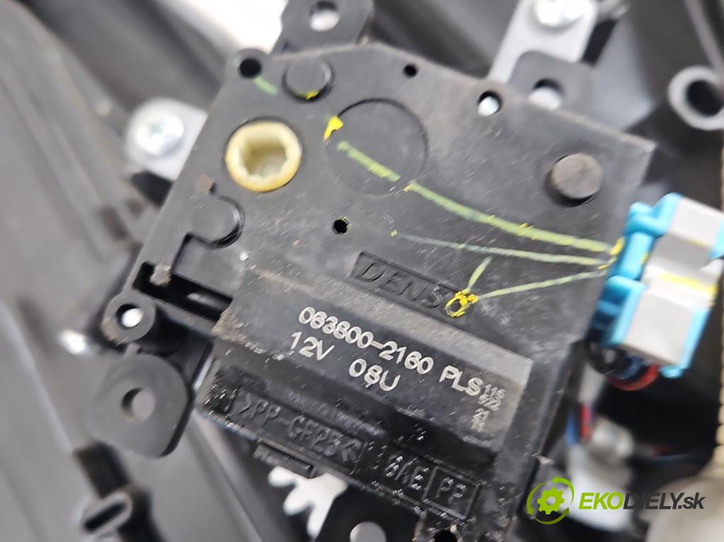 Toyota Corolla E16/E18  2013-2019 1.6 16V 132 hp manual 97 kW 1598 cm3 4- radiátor  (Radiátor topení)