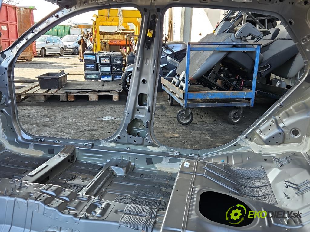 Hyundai Elantra VII 2020- 1.6 16V manual 90.2 kW 1598 cm3 4- Práh: pravý  (Karoséria ostatné)