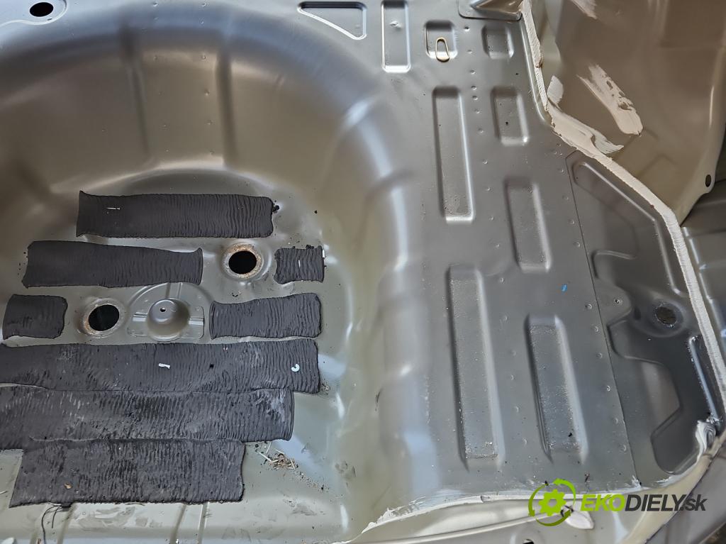 Hyundai Elantra VII 2020- 1.6 16V manual 90.2 kW 1598 cm3 4- pas zadní: