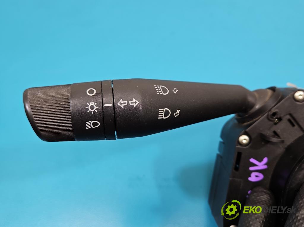 Fiat Punto Grande 1.3 jtd 90 HP manual 66 kW 1248 cm3 5- prepínač komplex: 735521315 (Prepínacie páčky pod volantom)