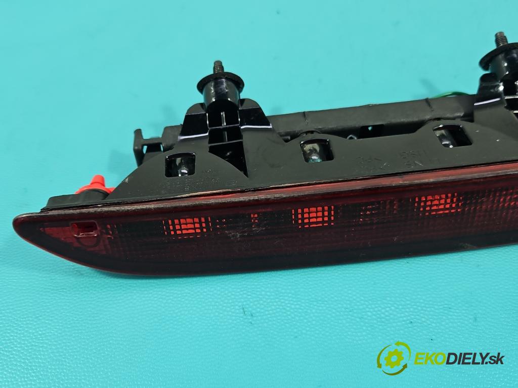 Hyundai i20 II 2014 -2020 1.2 16V 84KM manual 62 kW 1248 cm3 5- světlo: stop: 92700-C7010