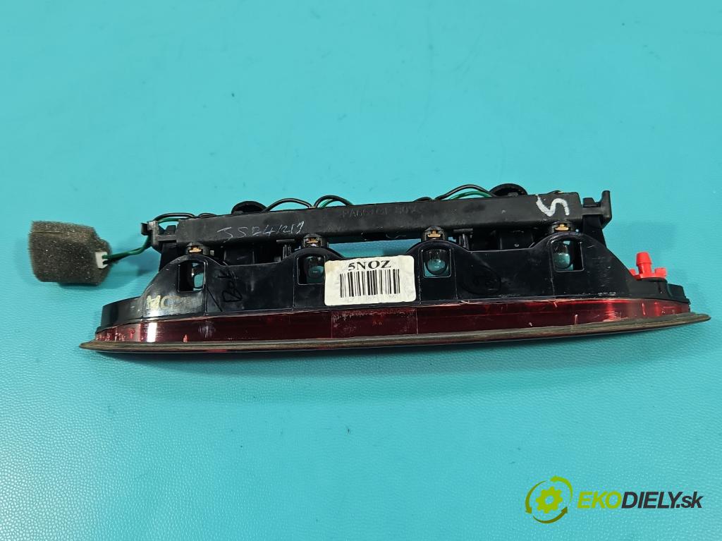 Hyundai i20 II 2014 -2020 1.2 16V 84KM manual 62 kW 1248 cm3 5- světlo: stop: 92700-C7010