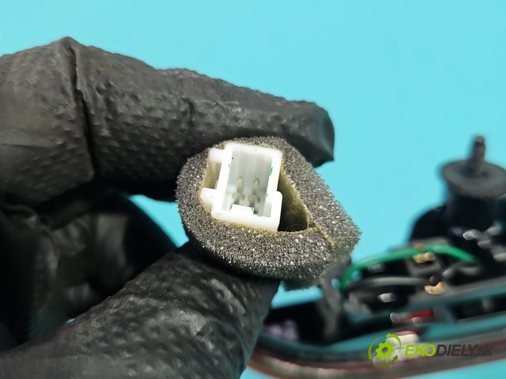 Hyundai i20 II 2014 -2020 1.2 16V 84KM manual 62 kW 1248 cm3 5- světlo: stop: 92700-C7010