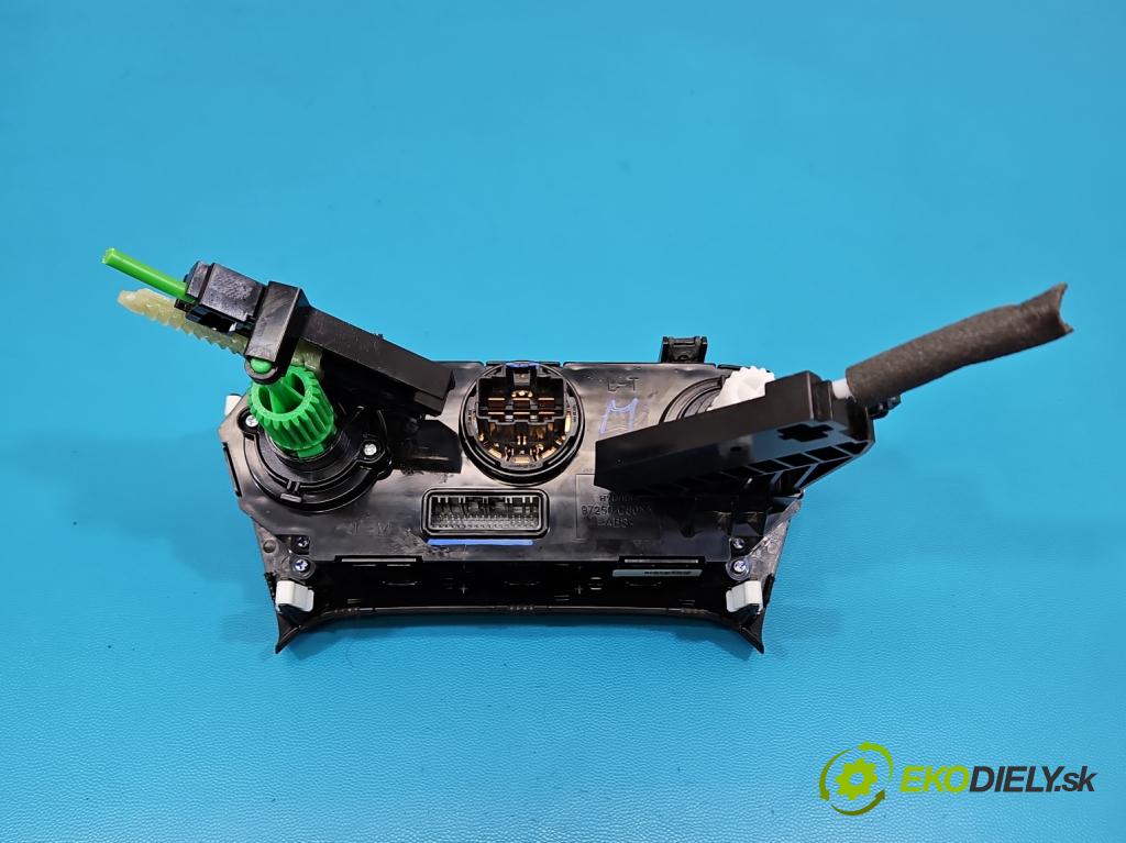 Hyundai i20 II 2014 -2020 1.2 16V 84KM manual 62 kW 1248 cm3 5- palubní deska panel topení 97250-C8110