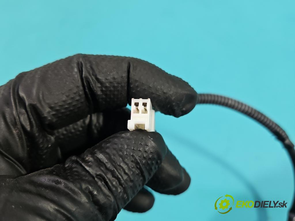 Hyundai I30 II 2012-2016 1.4 16V 100 HP manual 73.2 kW 1396 cm3 5- světlo: stop: 92700-A5000