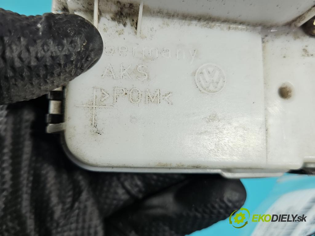 Vw Polo III 6N 1994-2001 1.4 16V 75 hp manual 55 kW 1390 cm3 5- zámek přední levý