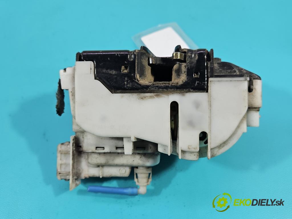 Vw Polo III 6N 1994-2001 1.4 16V 75 hp manual 55 kW 1390 cm3 5- zámek přední levý