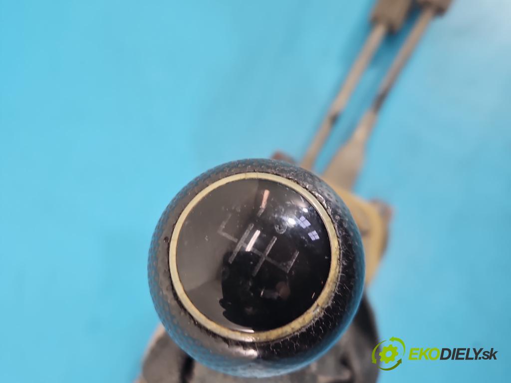 Vw Polo III 6N 1994-2001 1.4 16V 75 hp manual 55 kW 1390 cm3 5- kulisa změny stupňová  (Řadicí páka (kulisa) )