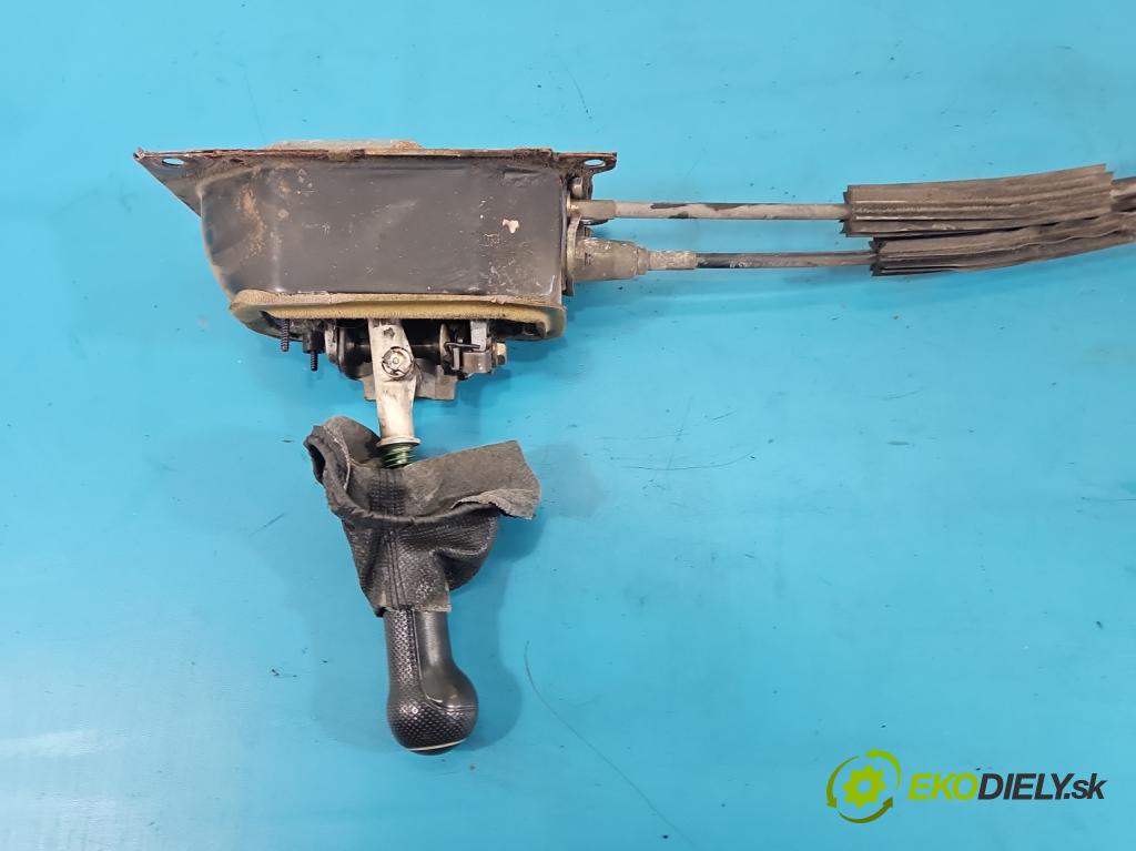 Vw Polo III 6N 1994-2001 1.4 16V 75 hp manual 55 kW 1390 cm3 5- kulisa změny stupňová  (Řadicí páka (kulisa) )