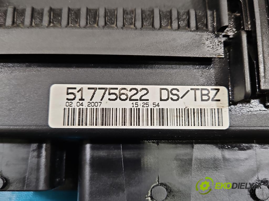 Fiat Punto Grande 1.3 jtd 90 HP manual 66 kW 1248 cm3 5- skrinka poistka 51775622 (Poistková skrinka)