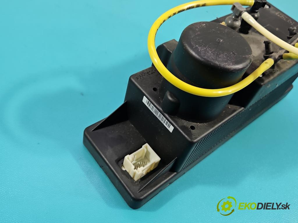 Mercedes E W210 1995-2002 2.0 8V 136 HP manual 100 kW 1998 cm3 4- Centrální: zámek: 0132006338