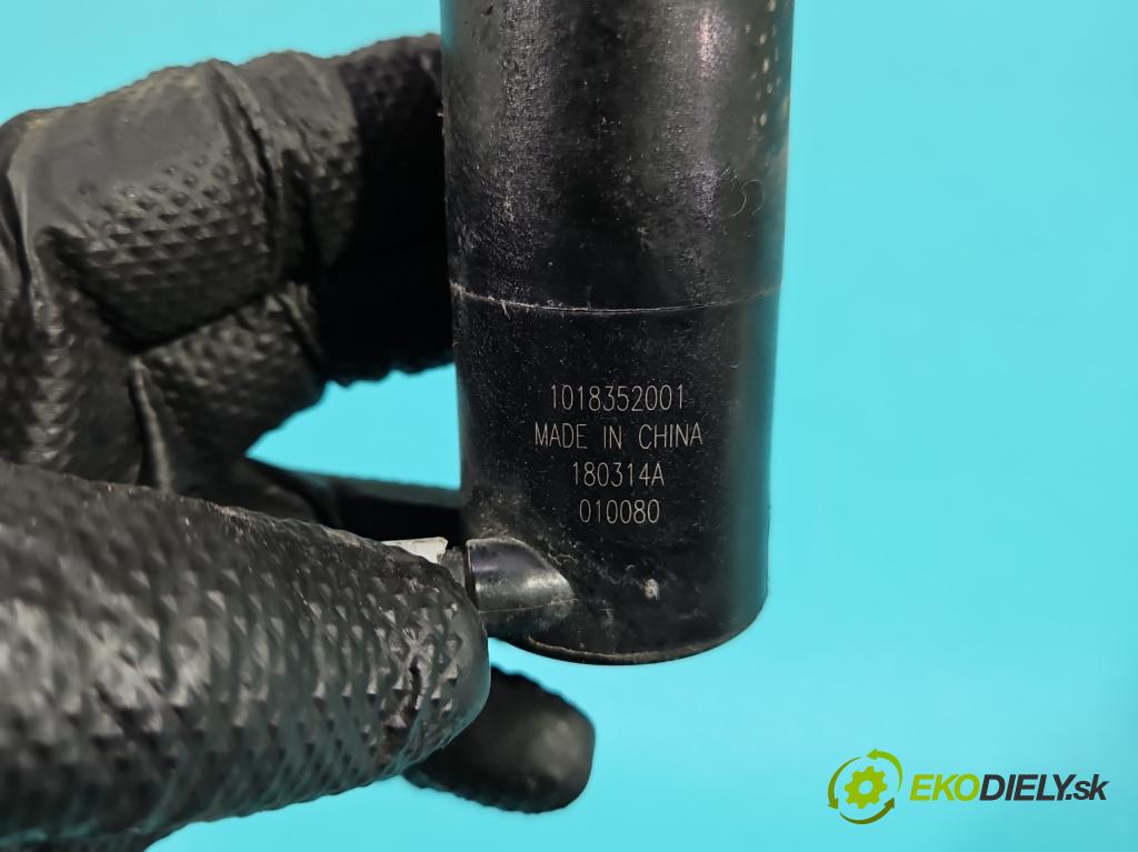 Toyota Corolla E16/E18  2013-2019 1.6 16V 132 hp manual 97 kW 1598 cm3 4- čerpadlo ostřikovačů 1018352001 (Motorek ostřikovačů)