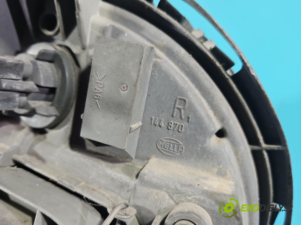 Mercedes E W210 1995-2002 2.0 8V 136 HP manual 100 kW 1998 cm3 4- Reflektor: pravý  (Svetlo predné pravé)